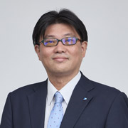 薦田 優